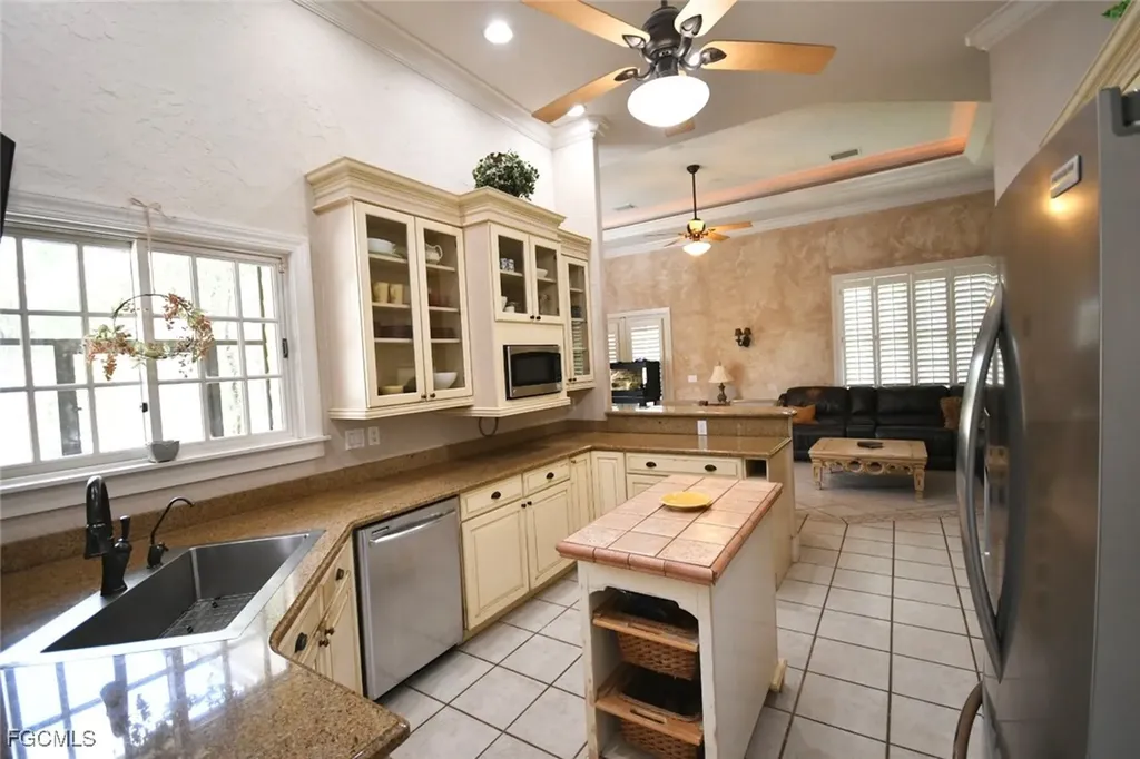 1829 Piccadilly Circle Cape Coral FL 33991