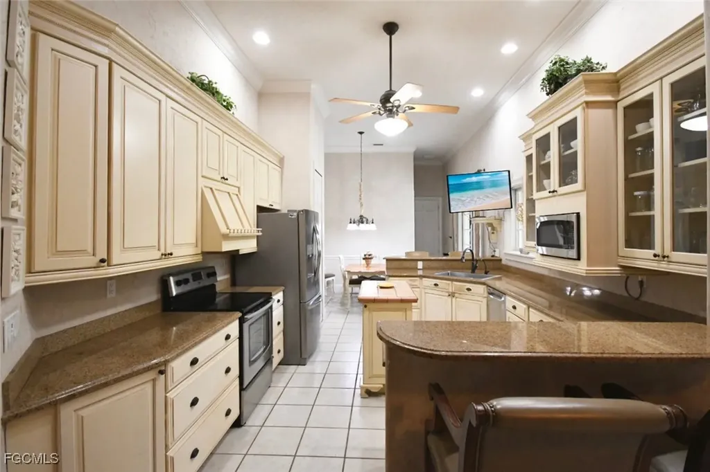 1829 Piccadilly Circle Cape Coral FL 33991