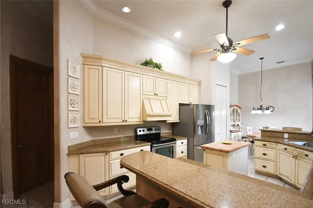 1829 Piccadilly Circle Cape Coral FL 33991