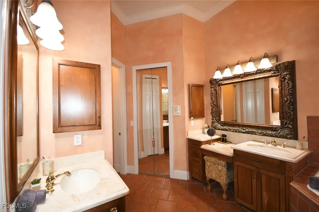 1829 Piccadilly Circle Cape Coral FL 33991