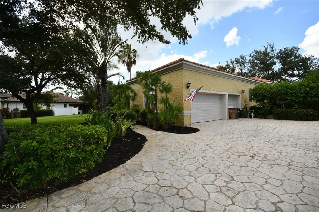 1829 Piccadilly Circle Cape Coral FL 33991