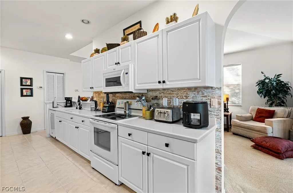 4209 Liron Avenue Fort Myers FL 33916