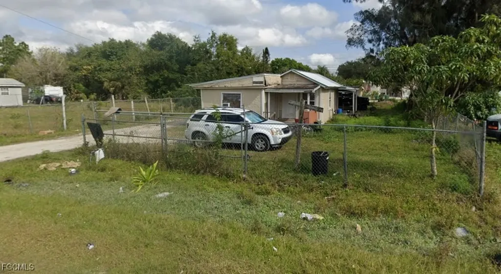 306 13th Street SE Immokalee FL 34142-3220