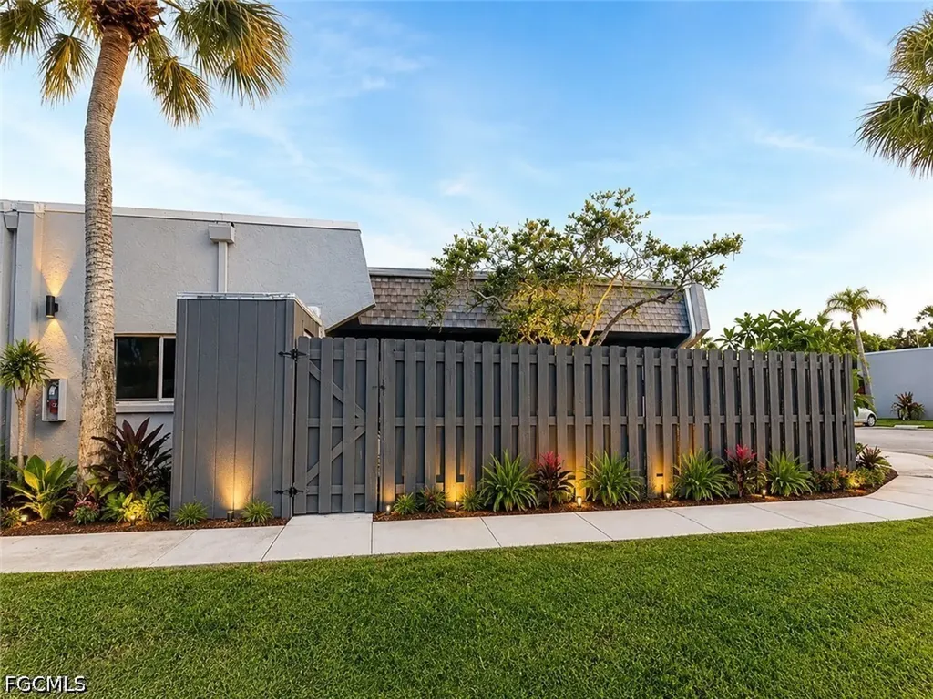 1165 Palm Avenue North Fort Myers FL 33903
