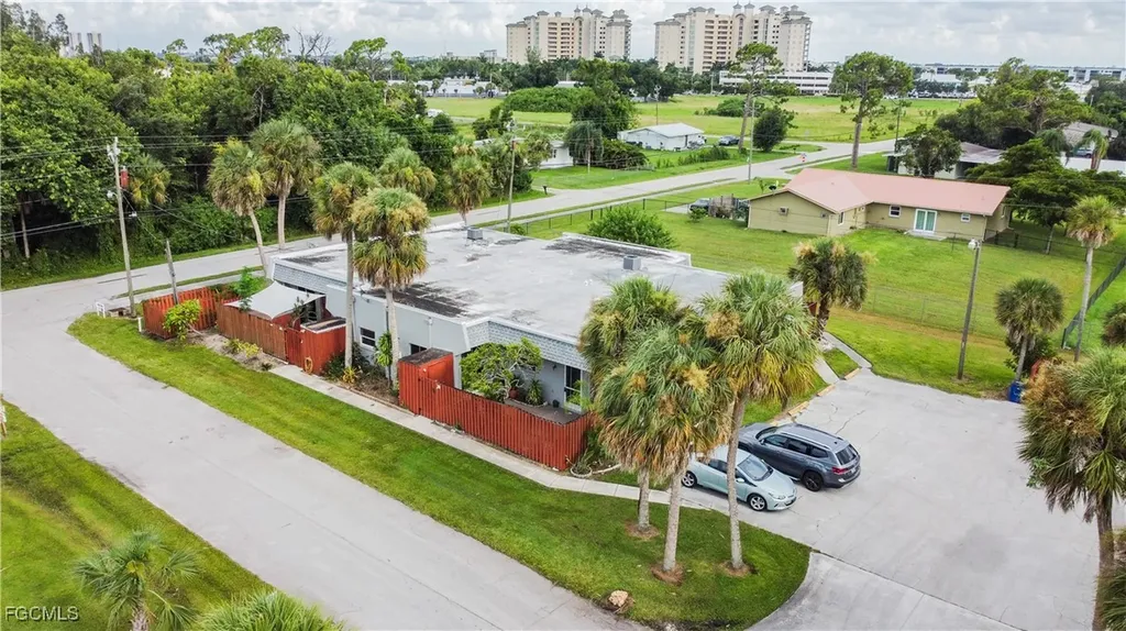 1165 Palm Avenue North Fort Myers FL 33903