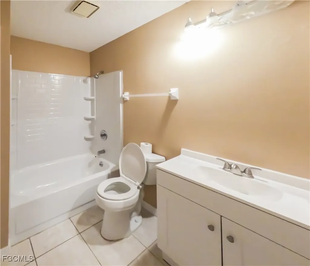 1165 Palm Avenue North Fort Myers FL 33903