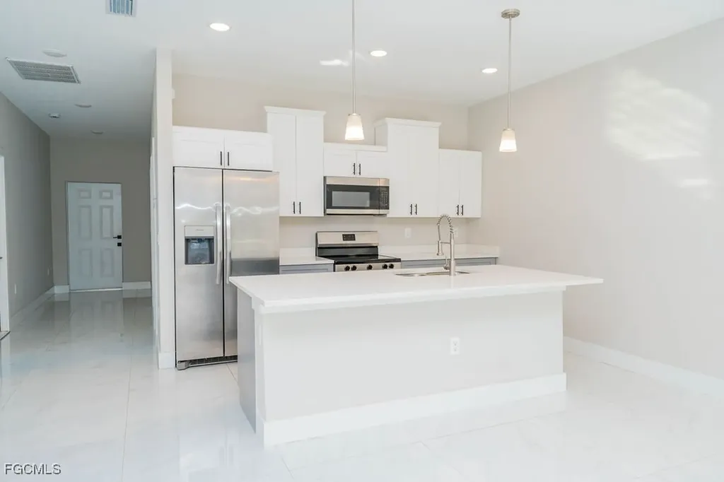 4419 22nd Street SW Lehigh Acres FL 33973