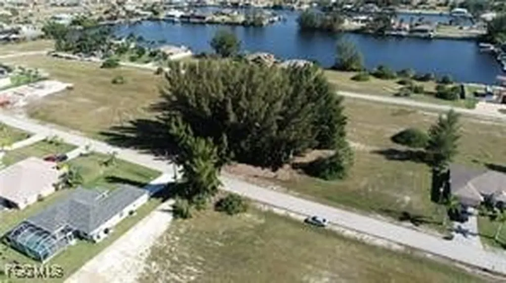 2825 NW 45th Place Cape Coral FL 33993