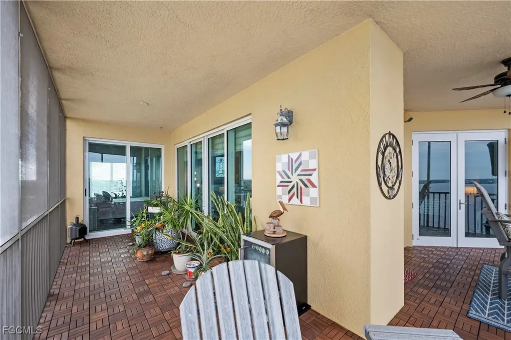 2745 1st Street Fort Myers FL 33916