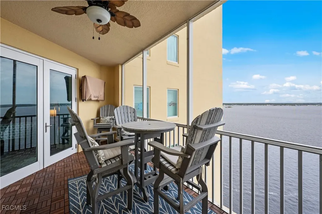 2745 1st Street Fort Myers FL 33916