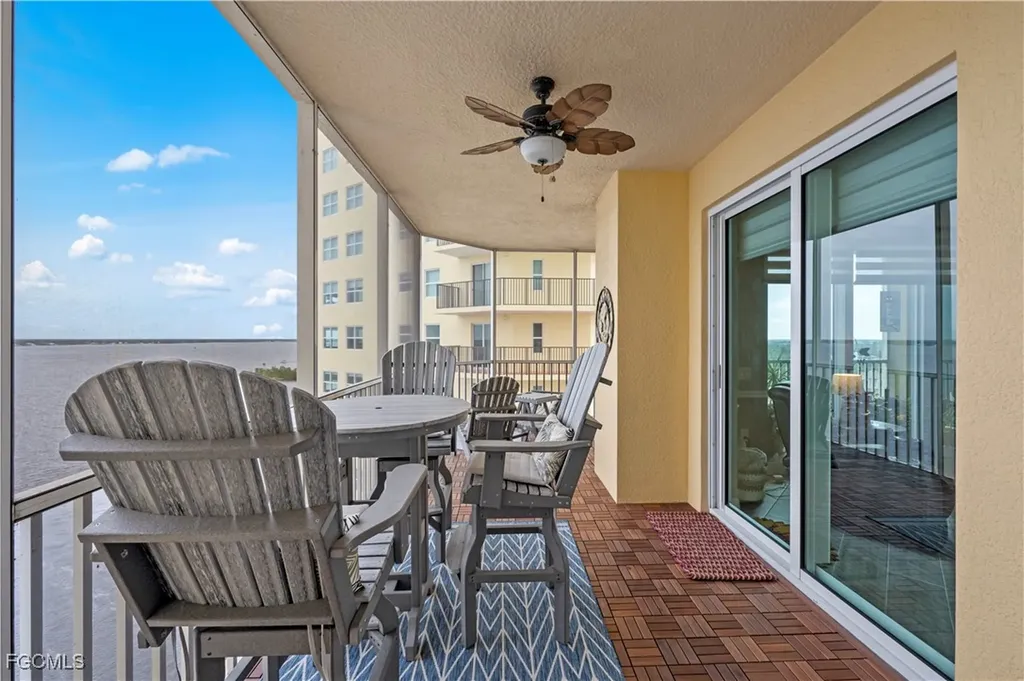 2745 1st Street Fort Myers FL 33916