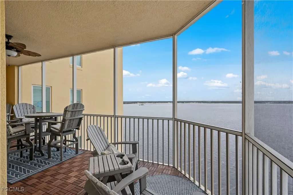 2745 1st Street Fort Myers FL 33916