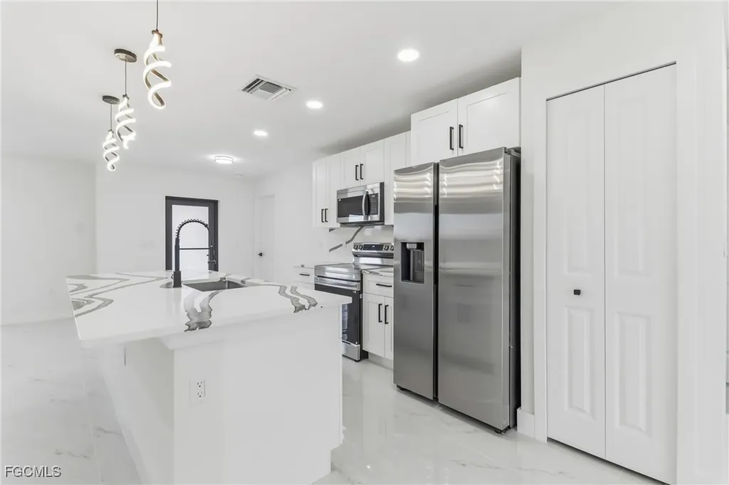 1918 NW 21st Terrace Cape Coral FL 33993