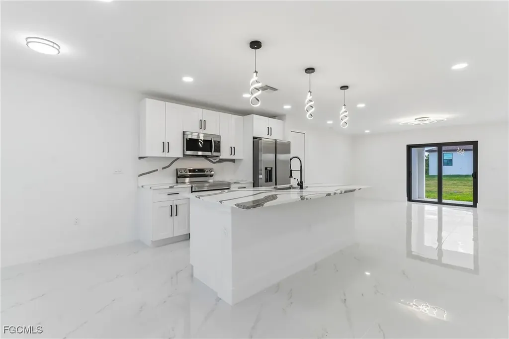 1918 NW 21st Terrace Cape Coral FL 33993