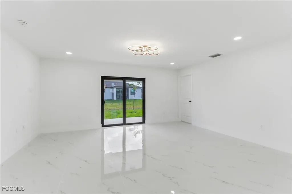 1918 NW 21st Terrace Cape Coral FL 33993