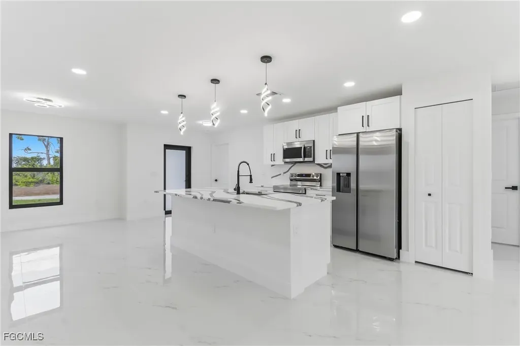 1918 NW 21st Terrace Cape Coral FL 33993