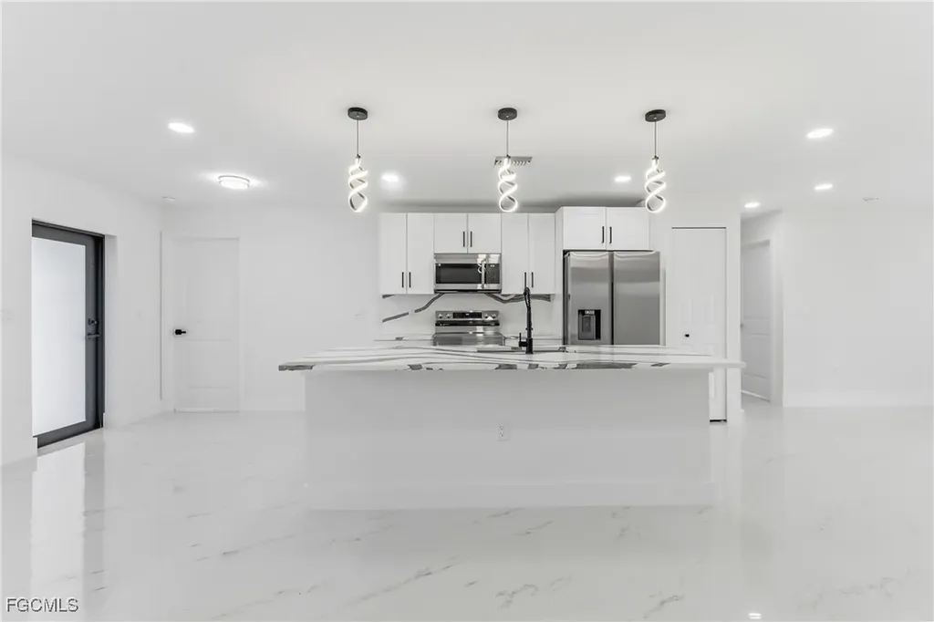 1918 NW 21st Terrace Cape Coral FL 33993