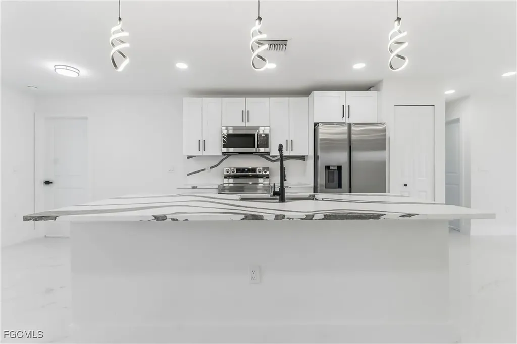 1918 NW 21st Terrace Cape Coral FL 33993