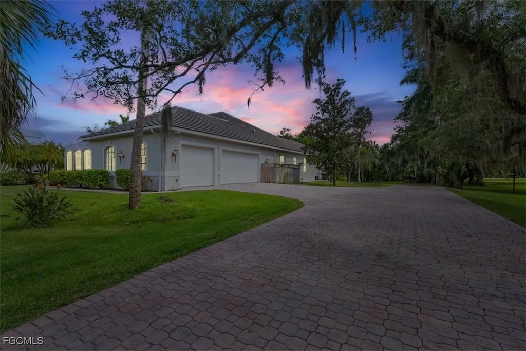 12800 Treeline Court North Fort Myers FL 33903