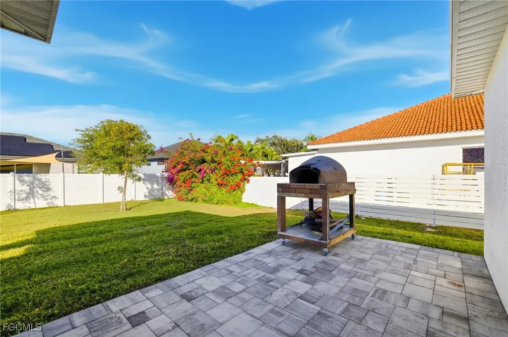 1910 NW 27th Place Cape Coral FL 33993