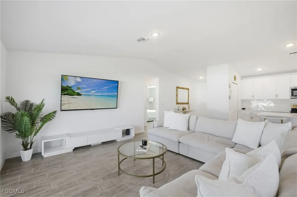 1910 NW 27th Place Cape Coral FL 33993