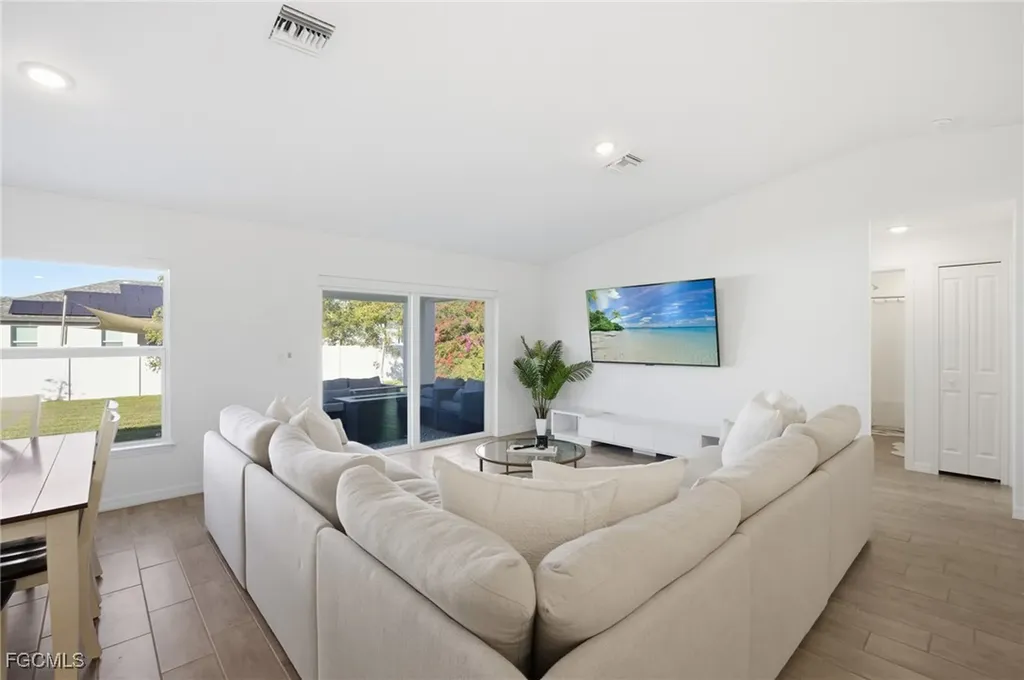 1910 NW 27th Place Cape Coral FL 33993