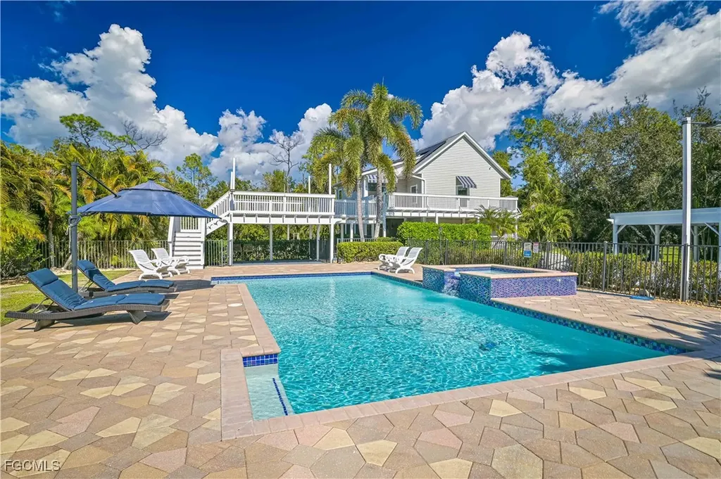 6941 Hunters Road Naples FL 34109