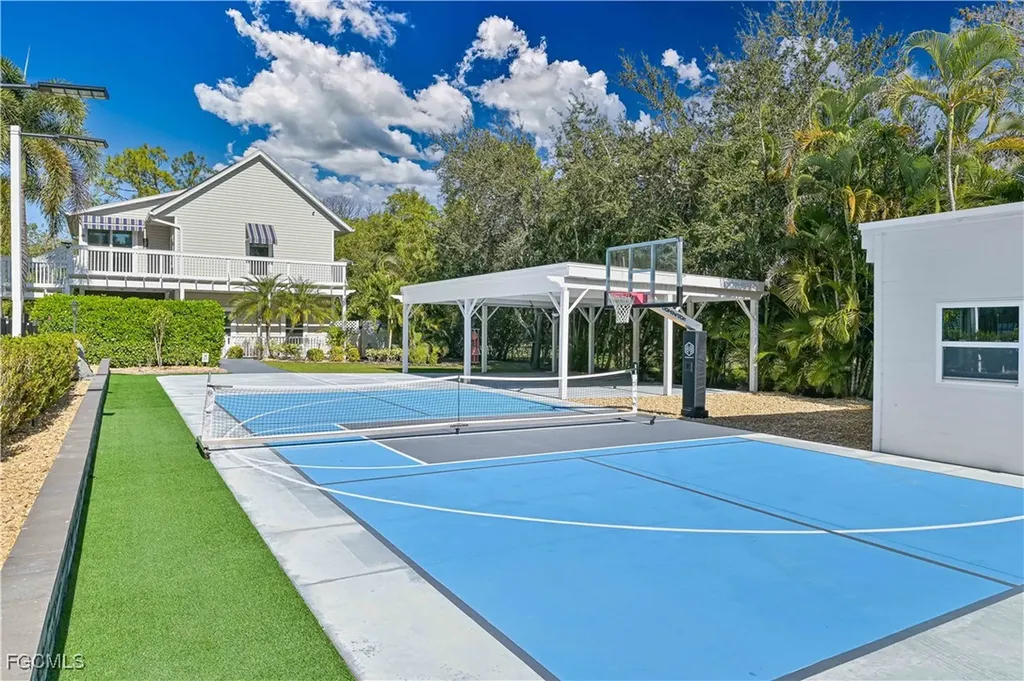 6941 Hunters Road Naples FL 34109
