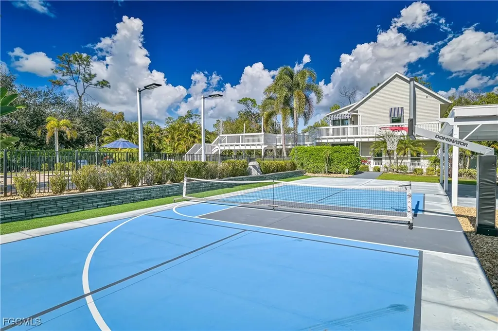 6941 Hunters Road Naples FL 34109
