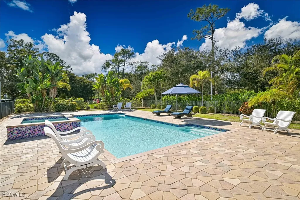 6941 Hunters Road Naples FL 34109