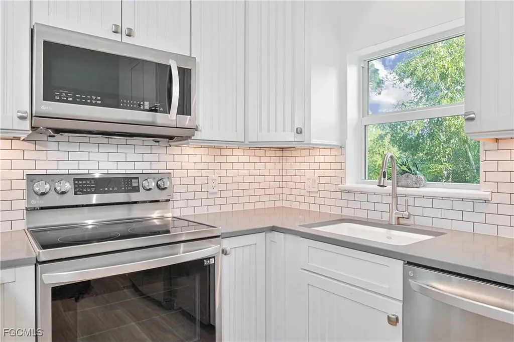 6941 Hunters Road Naples FL 34109