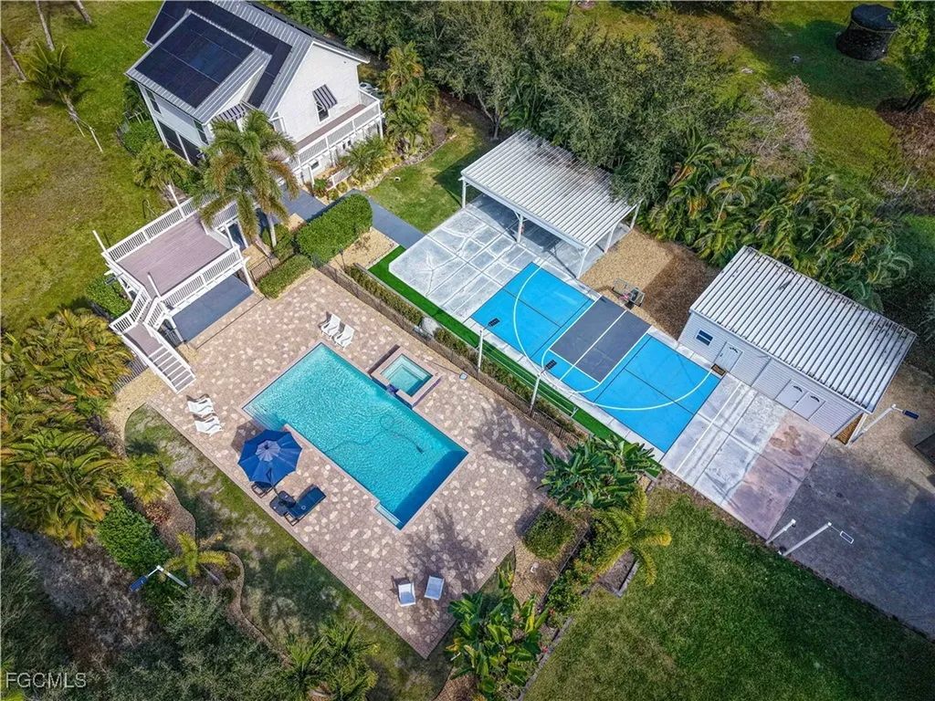 6941 Hunters Road Naples FL 34109