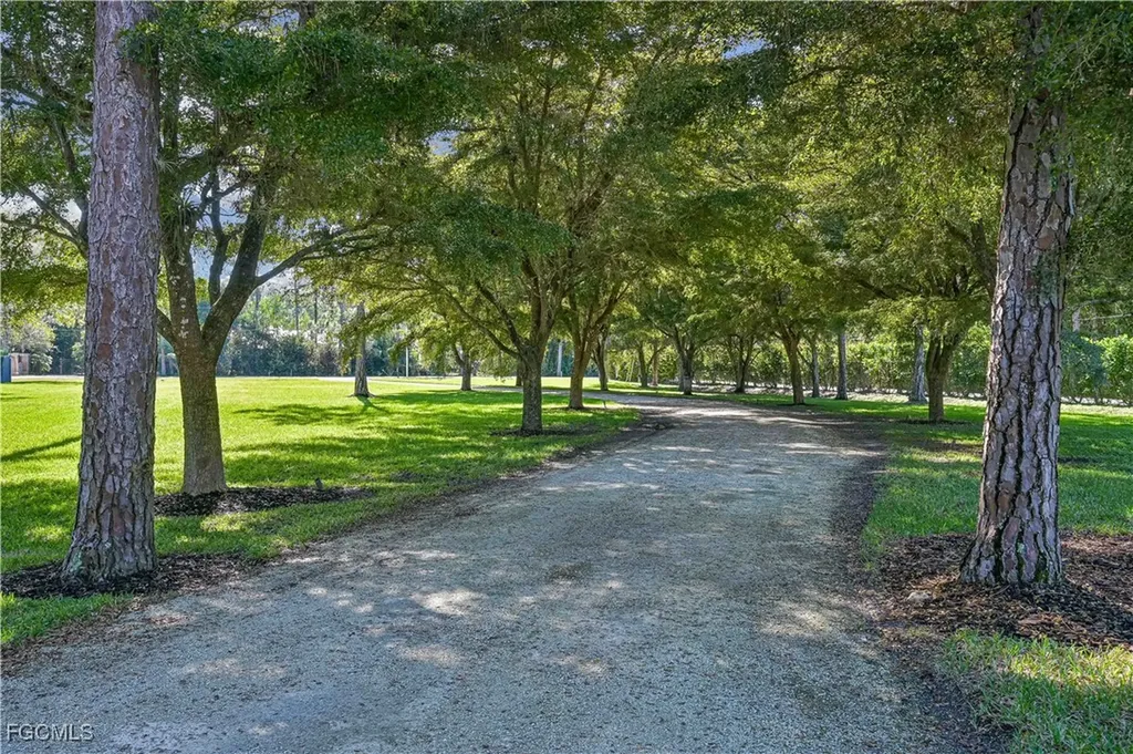 6941 Hunters Road Naples FL 34109
