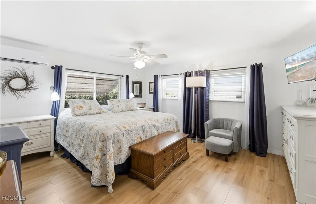 5523 Sir Walter Way North Fort Myers FL 33917