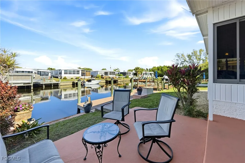 5523 Sir Walter Way North Fort Myers FL 33917