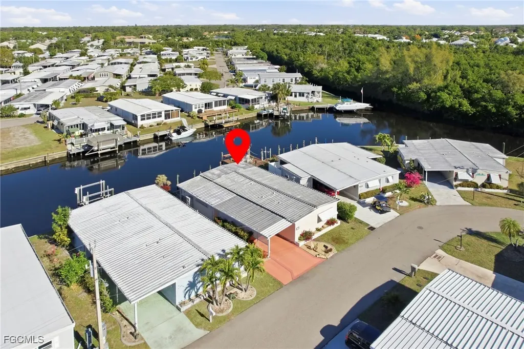 5523 Sir Walter Way North Fort Myers FL 33917