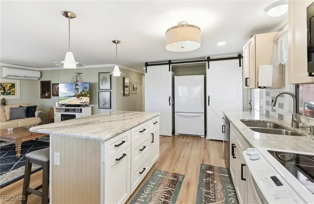 5523 Sir Walter Way North Fort Myers FL 33917