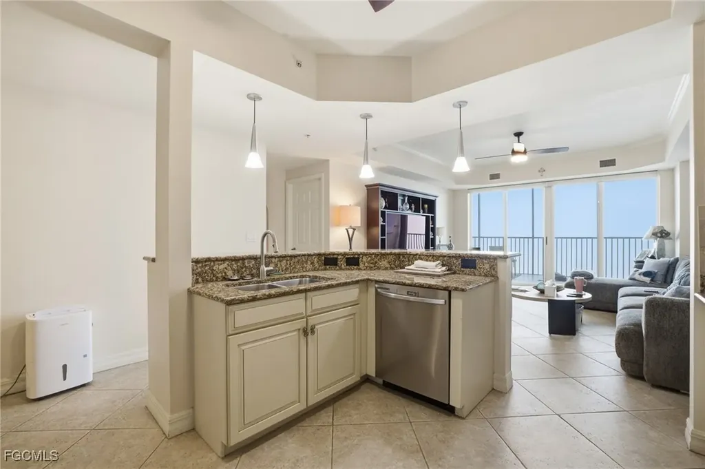 2797 1st Street Fort Myers FL 33916