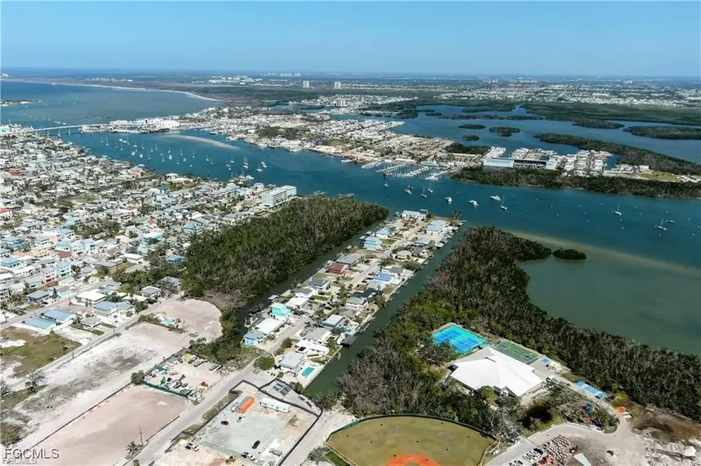 175 Tropical Shores Way Fort Myers Beach FL 33931