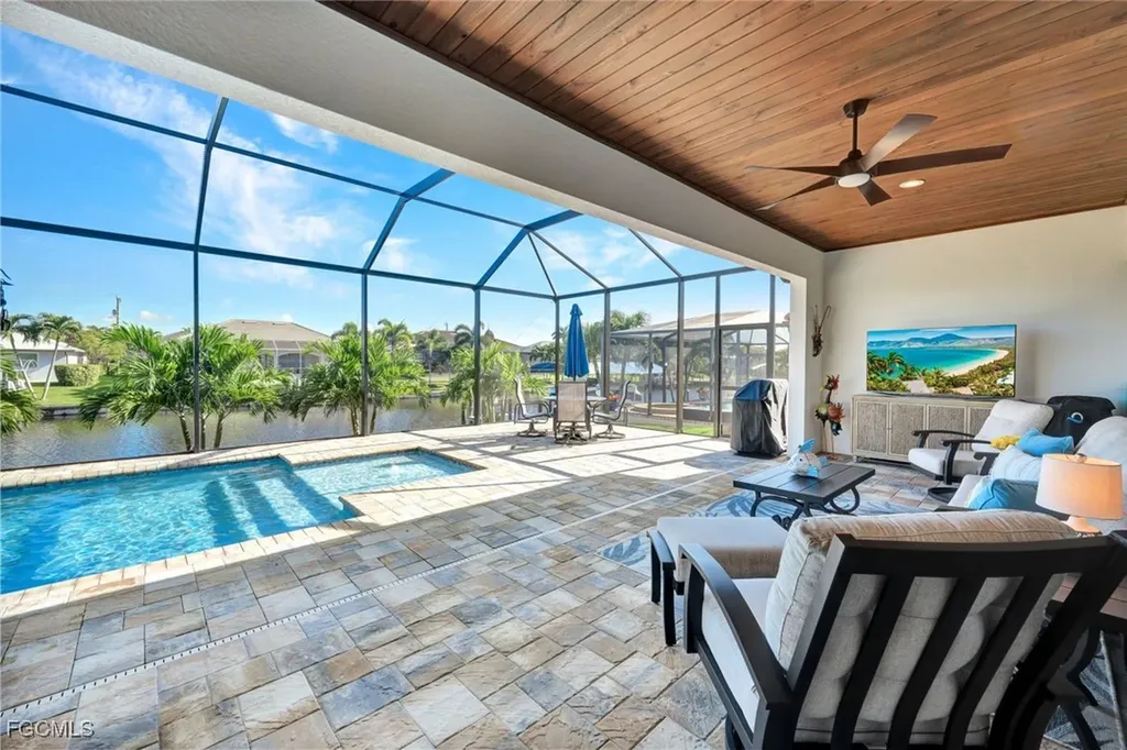 2819 SW 38th Terrace Cape Coral FL 33914