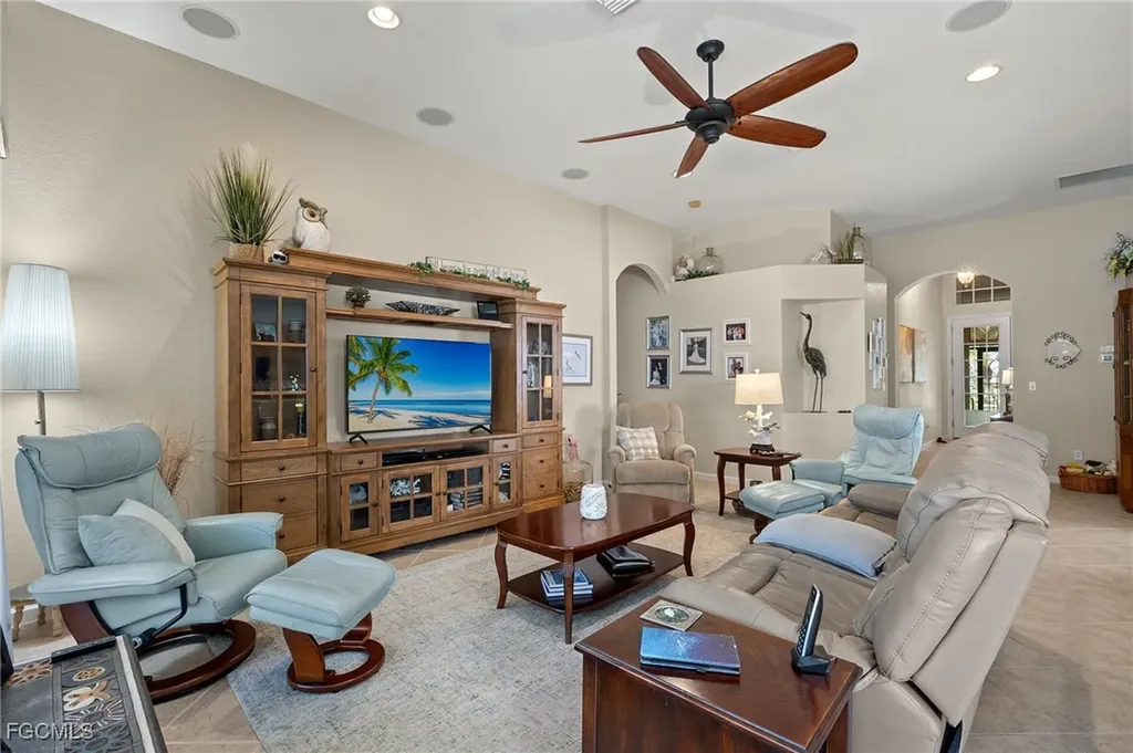 8872 King Henry Court Fort Myers FL 33908