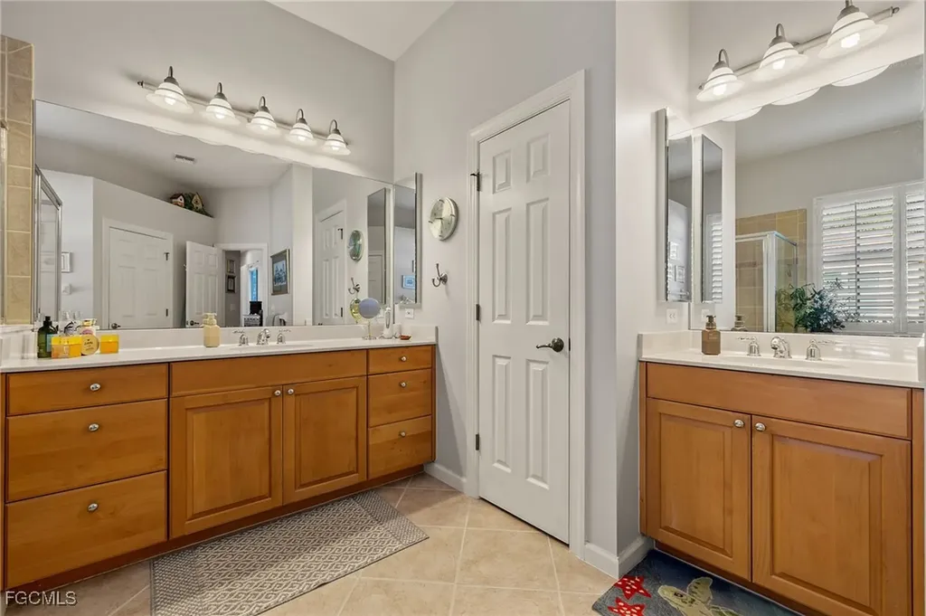 8872 King Henry Court Fort Myers FL 33908