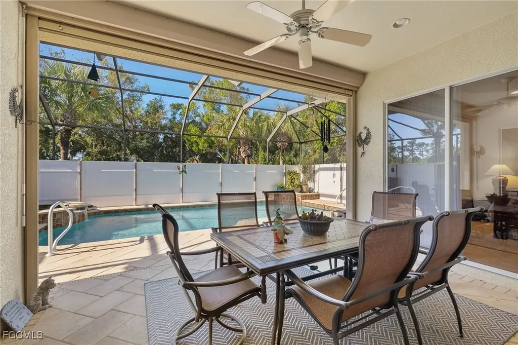 8872 King Henry Court Fort Myers FL 33908