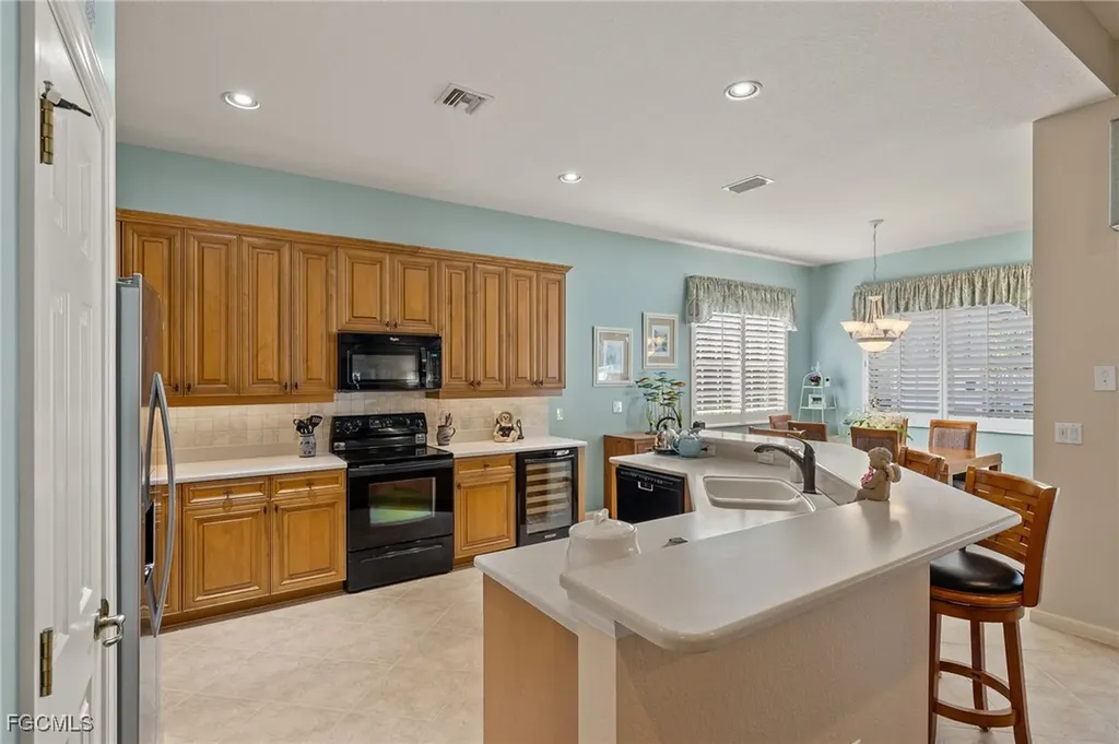 8872 King Henry Court Fort Myers FL 33908