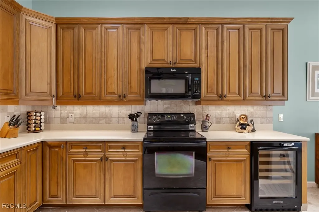 8872 King Henry Court Fort Myers FL 33908