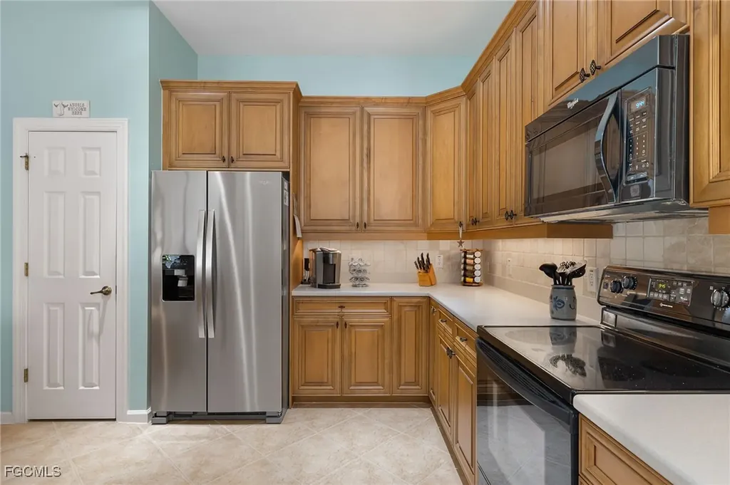 8872 King Henry Court Fort Myers FL 33908