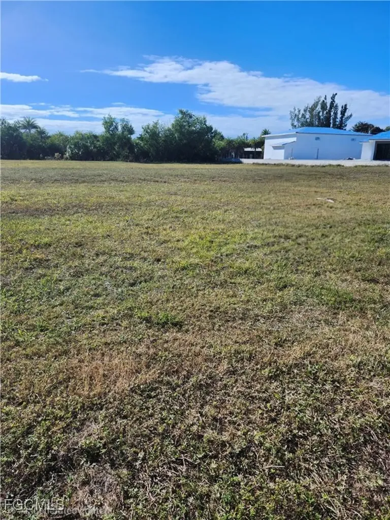 7665 Barrancas Avenue Bokeelia FL 33922