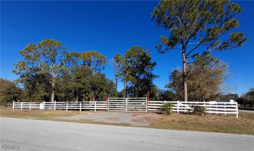 621 Avenida Del Sur Clewiston FL 33440