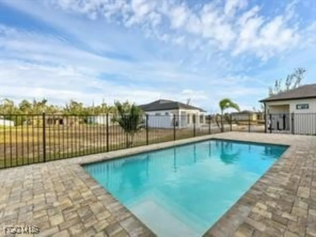 2315 NW 43rd Avenue Cape Coral FL 33993