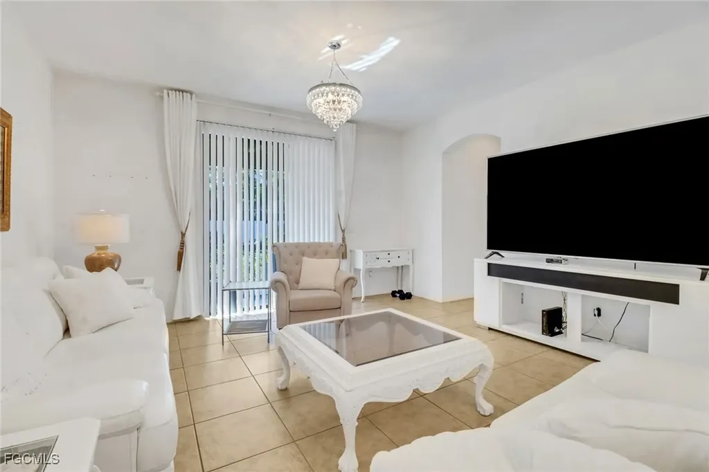 1114 SW Trafalgar Parkway Cape Coral FL 33991